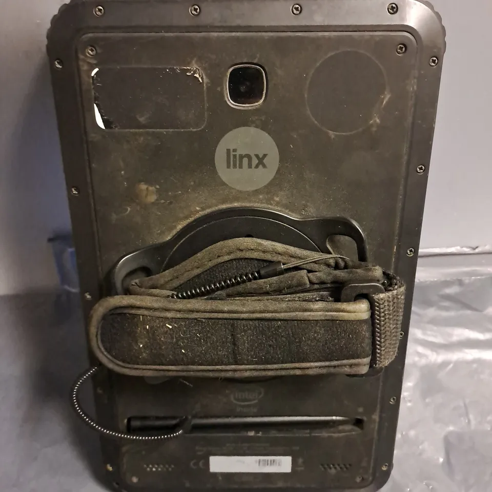 WINDOWS LINX 8" TOUGH TAB WITH BARCODE SCANNER AND HOLD CASE