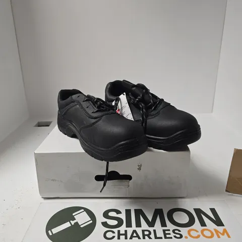 BOXED UNBRANDED COMPOSITE LACE UP SHOE SIZE UK 8