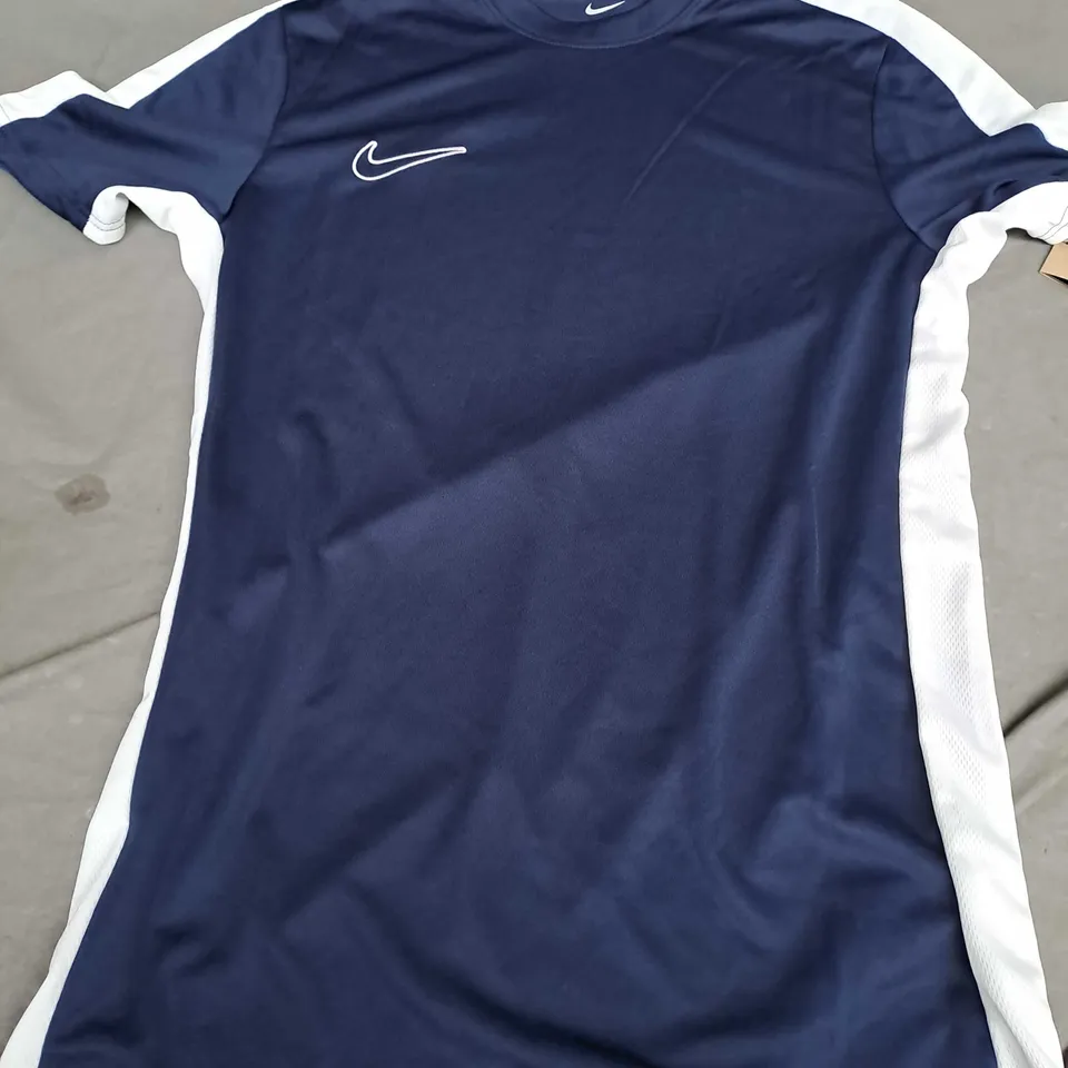 NIKE ACADEMY TOP IN BLUE - MEDIUM