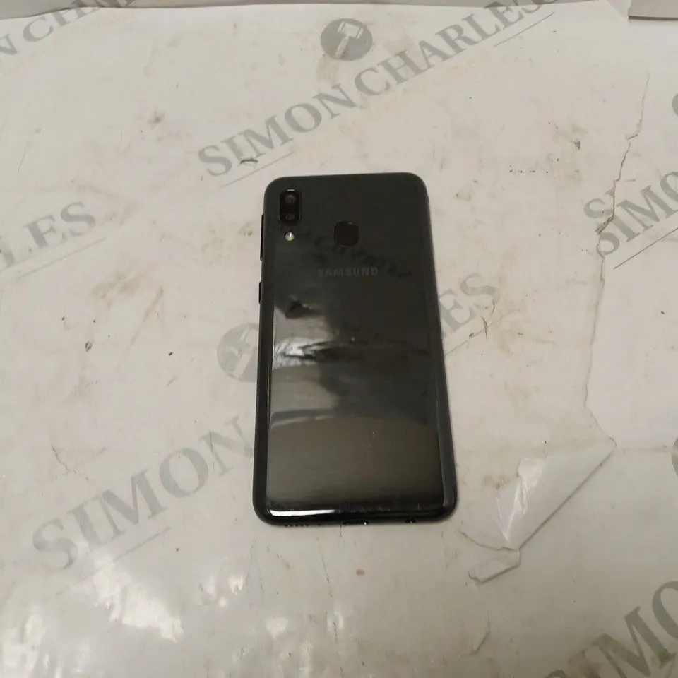 BOXED SAMSUNG A40 64GB
