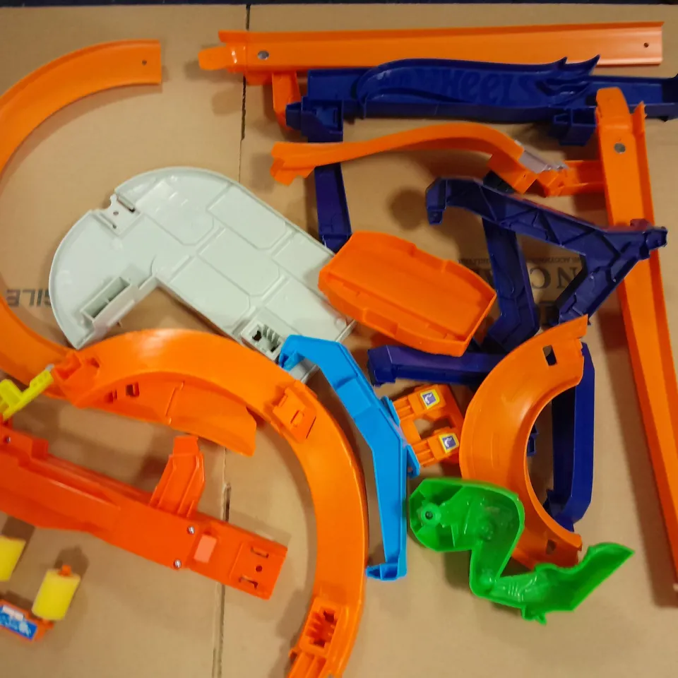 HOT WHEELS CITY MEGA GARAGE