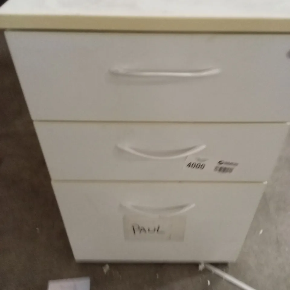 SET OF 2 WHITE BEDSIDE DRAWERS