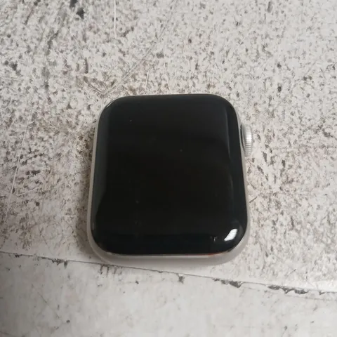 APPLE WATCH SMARTWATCH – SPACE GREY/BLACK SCREEN SERIES 6