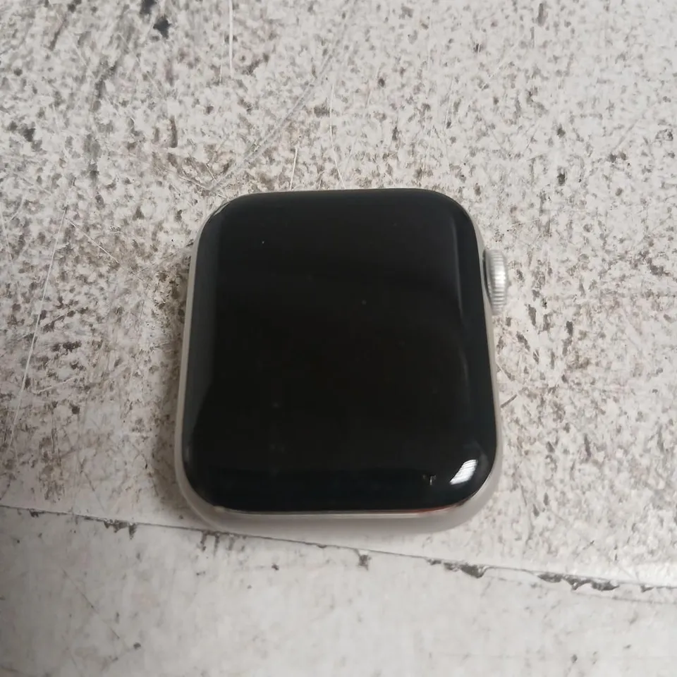 APPLE WATCH SMARTWATCH – SPACE GREY/BLACK SCREEN SERIES 6
