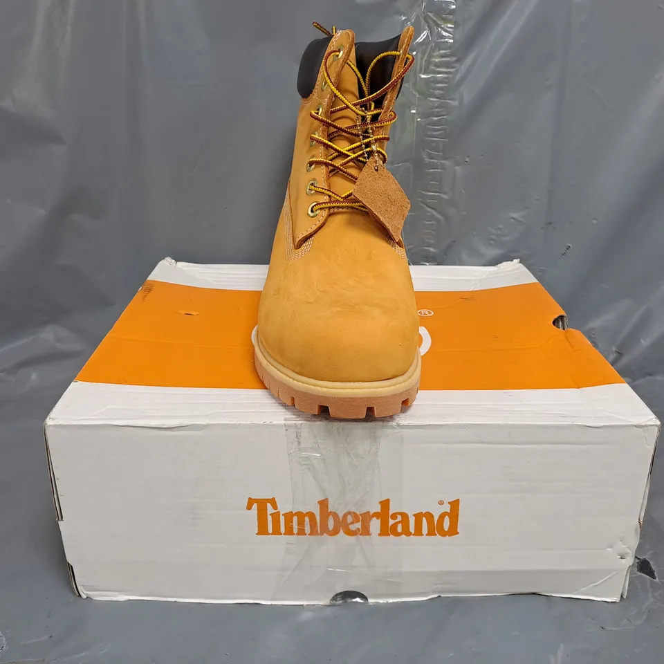 BOXED PAIR OF TIMBERLAND WATERPROOF BOOTS IN WHEAT NUBUCK SIZE UK 10.5