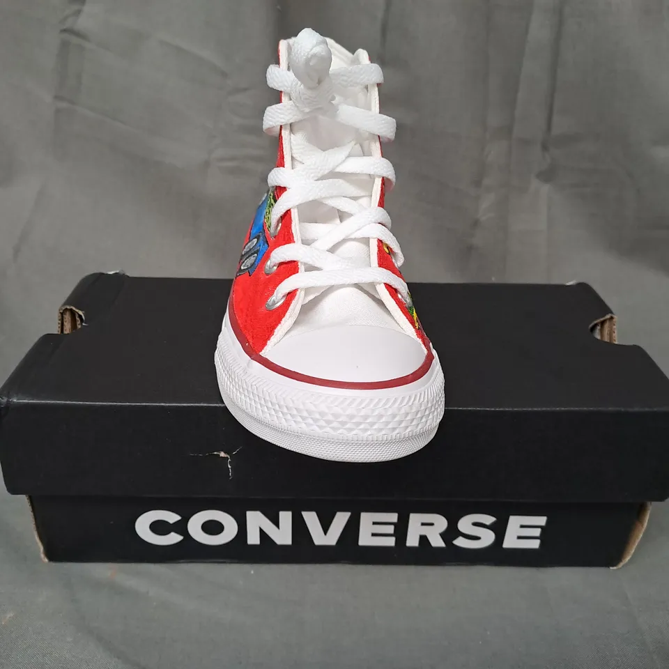 BOXED PAIR OF CONVERSE KIDS SHOES UK SIZE 12