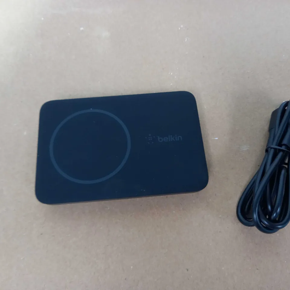 BELKIN MAGNETIC WIRELESS POWER BANK