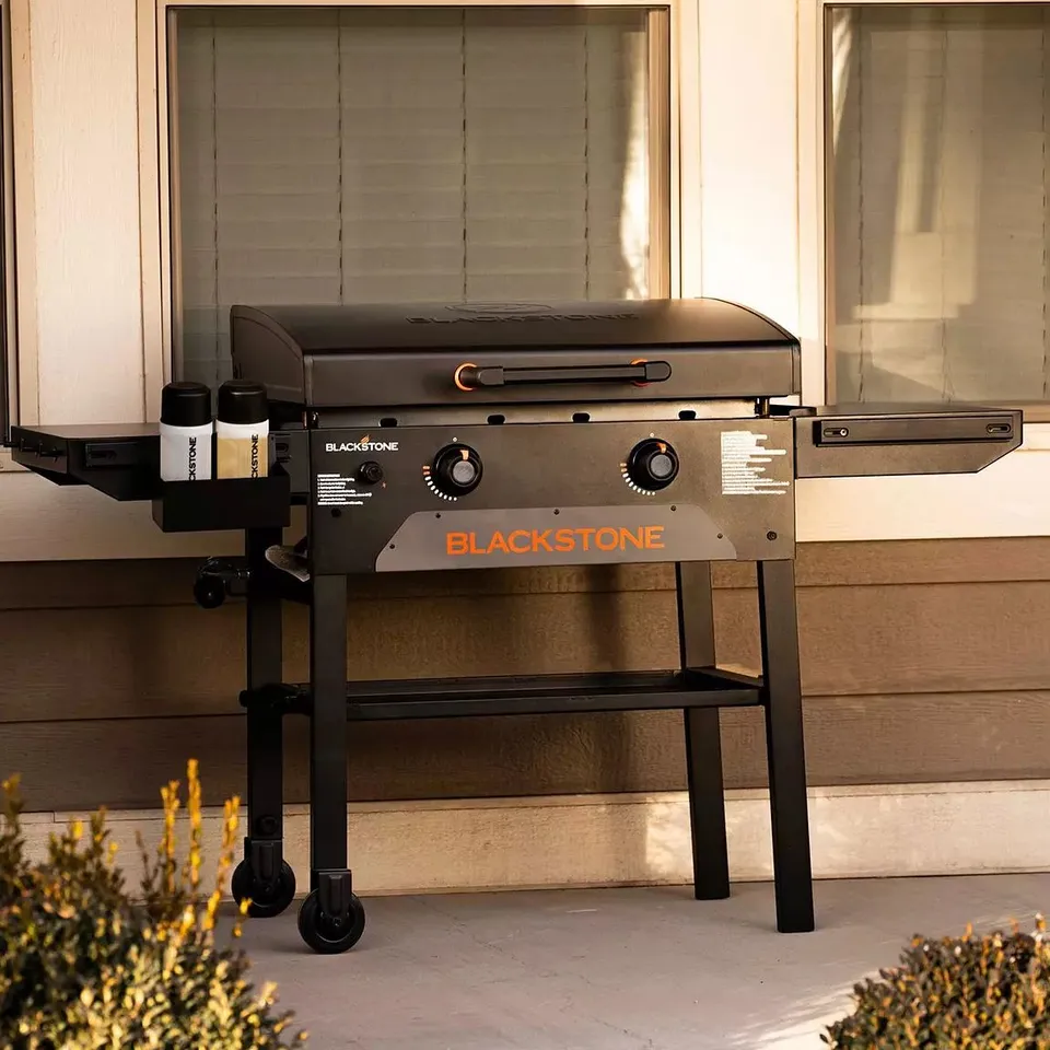 BOXED BLACKSTONE 28in OMNIVORE GRIDDLE COOKING STATION WITH HOOD (1 BOX) RRP £469
