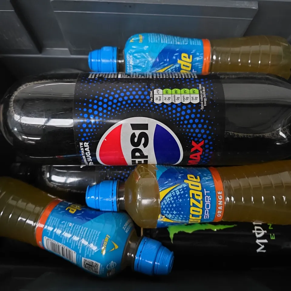 APPROXIMATELY 7 ASSORTED DRINKS TO INCLUDE PEPSI MAX, MONSTER ENERGY, SHEPLEY SPRING WATER, ETC - COLLECTION ONLY