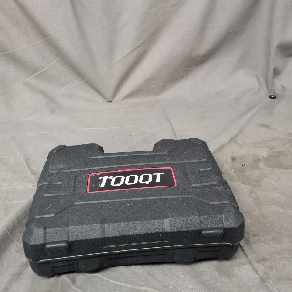 TQOQT CORDLESS DRILL KIT WITH LITHIUM BATTERY IN CASE 