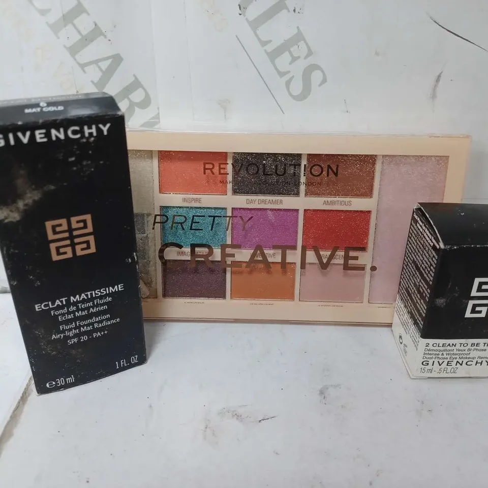 APPROXIMATELY 30 ASSORTED HEALTH & BEAUTY PRODUCTS TO INCLUDE REVOLUTION PRETTY CREATIVE PALETTE, GIVENCHY FLUID FOUNDATION, GIVENCHY 2 CLEAN TO BE TRUE, ETC
