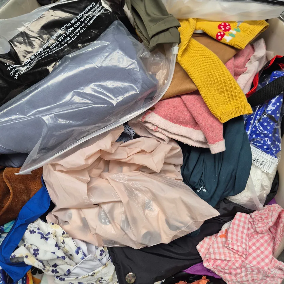 CAGE OF LARGE QUANTITY OF ASSORTED CLOTHING ITEMS IN VARIOUS SIZES, STYLES & COLOURS - COLLECTION ONLY