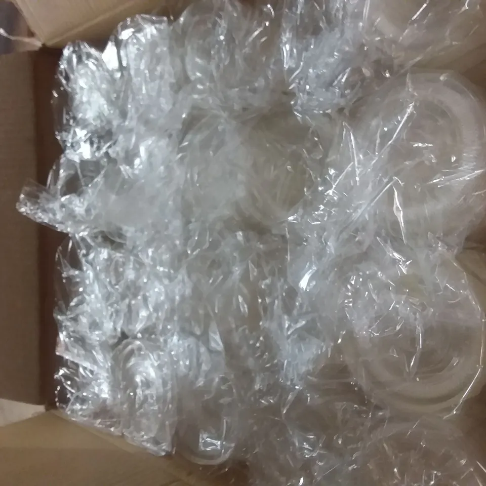 LOT OF 4000 VEGWARE 96MM FLAT LIDS WITH STRAW SLOT (4 BOXES OF 1000PC)