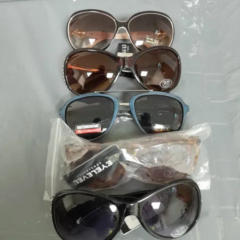 APPROXIMATELY 200 ASSORTED FASHION GLASSES BY OBJECT IN VARIOUS STYLES AND SIZES
