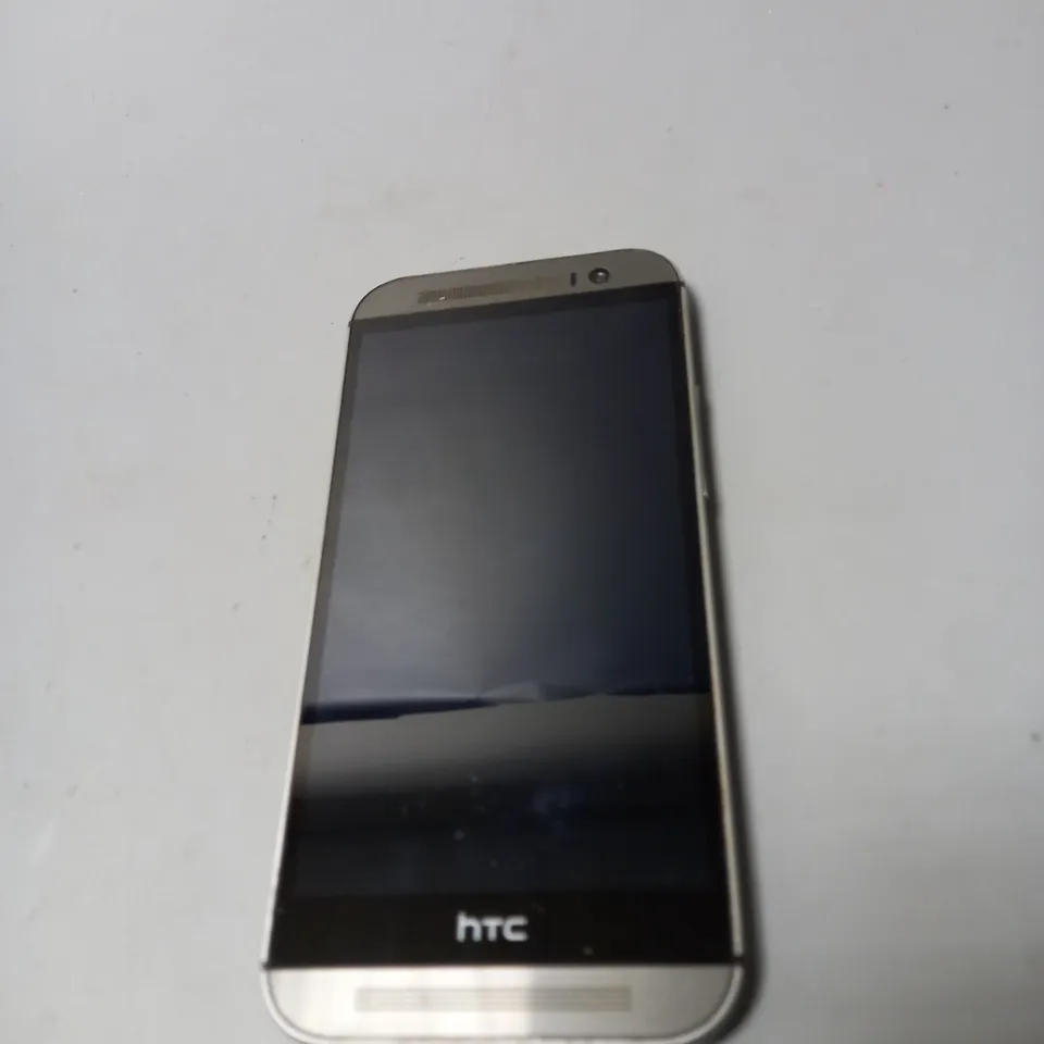 HTC ONE (M8)