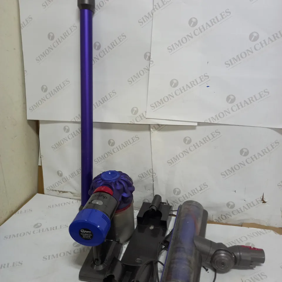 DYSON V7 ANIMAL CORDLESS HANDHELD VACUUM CLEANER