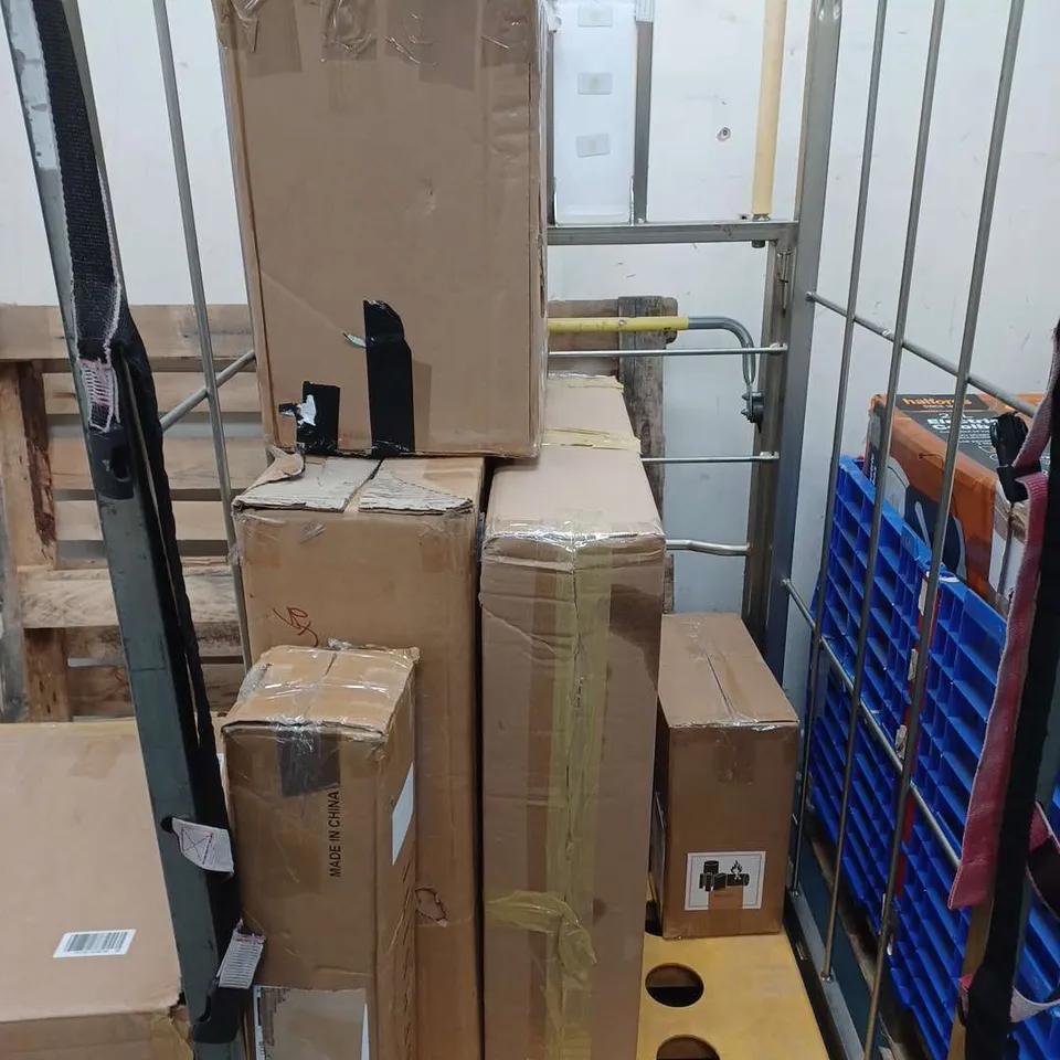 LOT OF 6 HOUSEHOLD ITEMS TO INCLUDE FLORAL DOOR MAT AND GARDEN HOSE