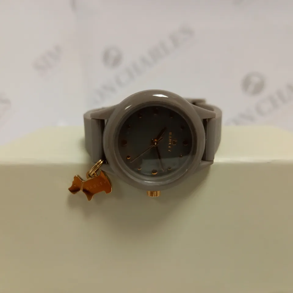 RADLEY WATCH IT! GREY DIAL DOG CHARM SILICONE STRAP WATCH RRP £70