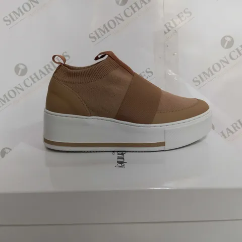 BOXED RUSSELL & BROMEY PARK KNIT IN CAMEL- EU 39
