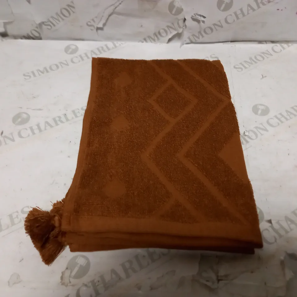 BOX OF 48 BRAND NEW COTTON GUEST TOWELS - BAMAKO