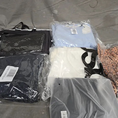 APPROXIMATELY 40 ASSORTED CLOTHING ITEMS IN VARIOUS SIZES, STYLES & COLOURS TO INCLUDE DRESS, SWEATER, JEANS, ETC - COLLECTION ONLY