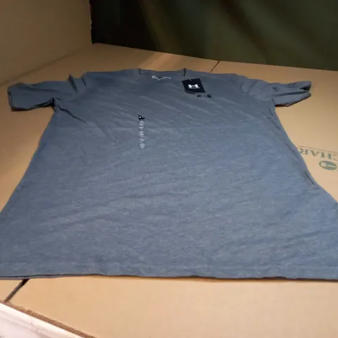 UNDER ARMOUR DARK GREY FITNESS TOP - MEDIUM