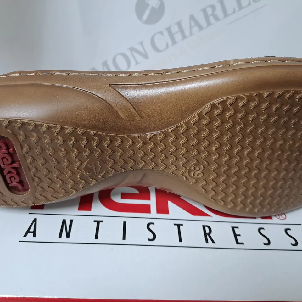 BOXED RIEKER ANTISTRESS SANDLES IN GREY SIZE US 8