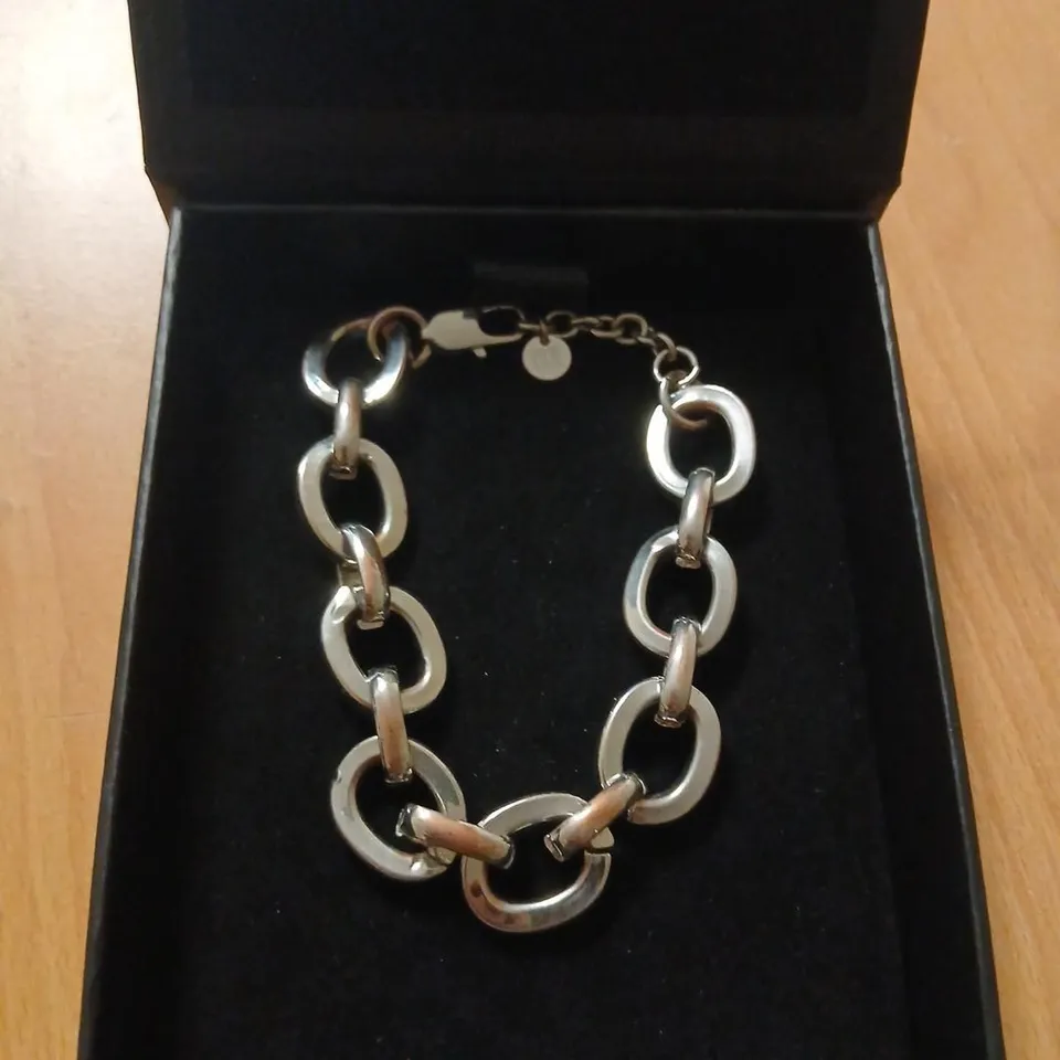 MALIKA CHUNKY CIRCLE LINK CHAIN BRACELET
