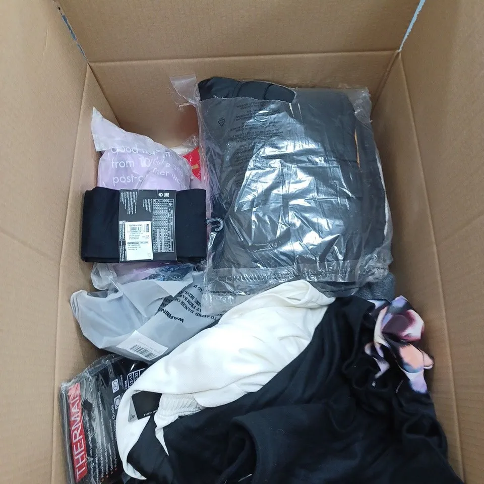 BOX OF ASSORTED CLOTHING ITEMS TO INCLUDE PYJAMAS, TOPS, BOXERS ETC