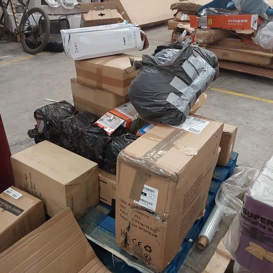 PALLET OF ASSORTED CONSUMER PRODUCTS/FURNITURE PARTS