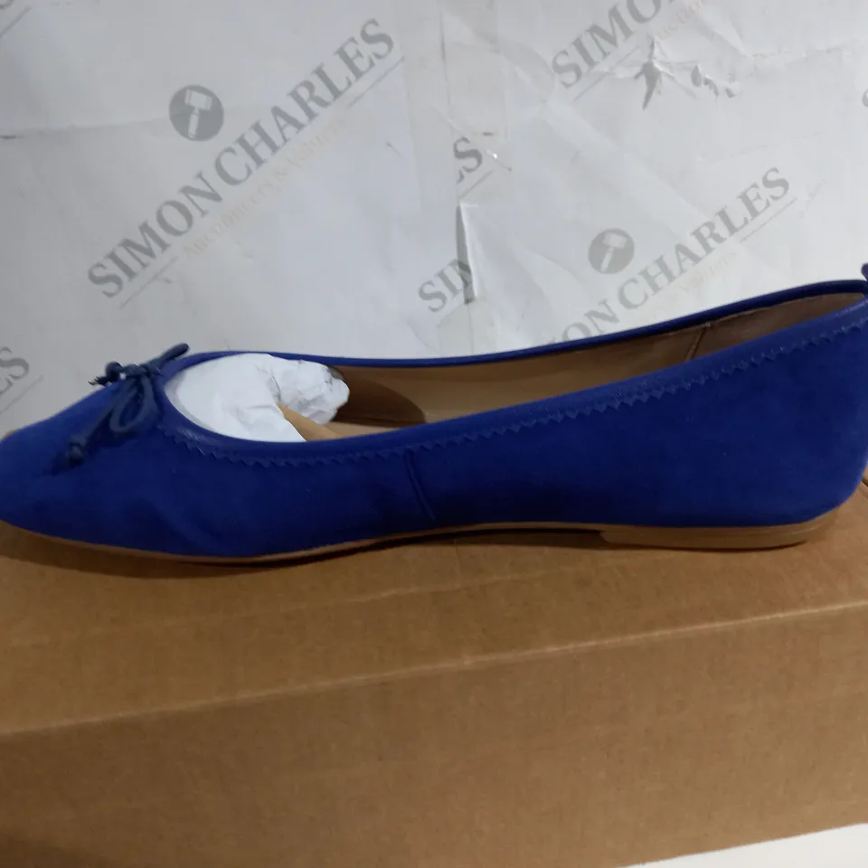 BOXED PAIR OF BODEN SLIP ON SHOES SIZE 41