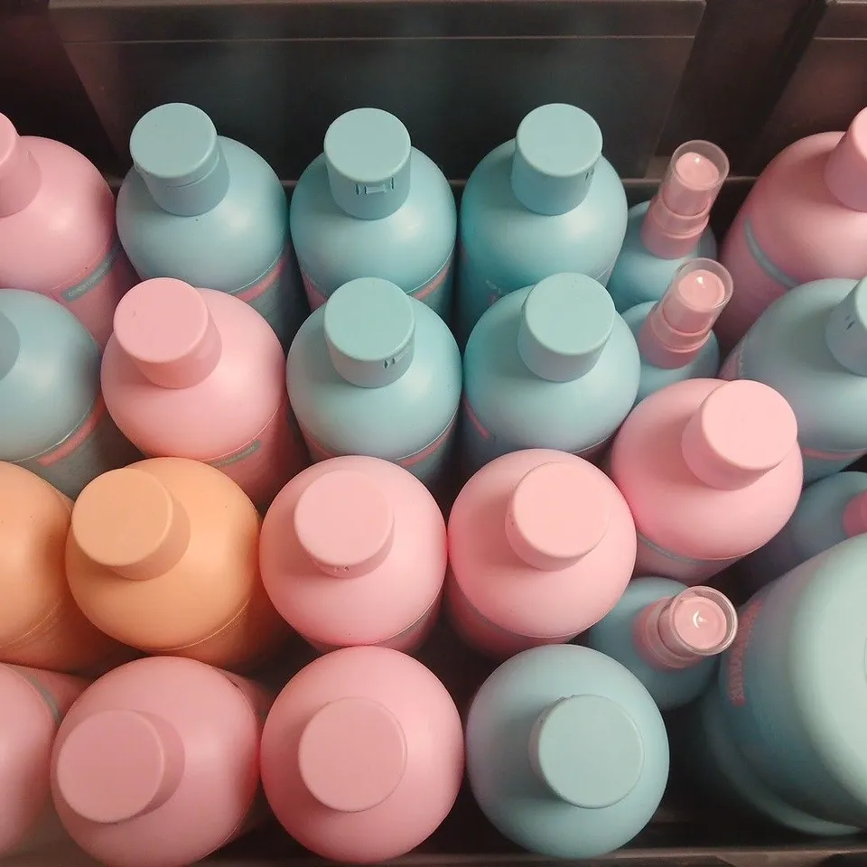 APPROXIMATELY 24 ASSORTED HAIRBURST PRODUCTS TO INCLUDE VOLUME & GROWTH ELIXIR, HAIR MASK, SHAMPOO, ETC - COLLECTION ONLY