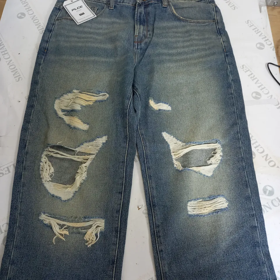 PLCE NATRON STRAIGHT DENIM RIPPED JEANS IN WASHED BLUE - W34 L30