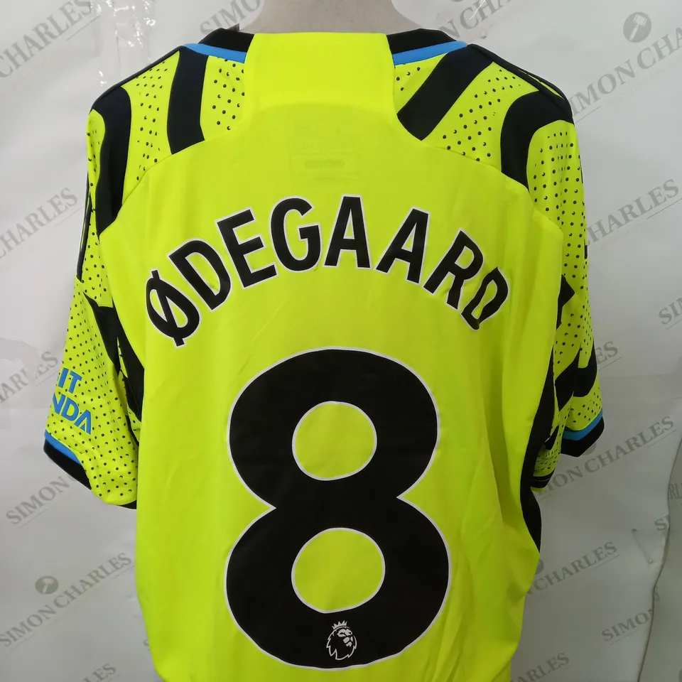 ARSENAL FC AWAY SHIRT WITH ODEGAARD 8 SIZE L