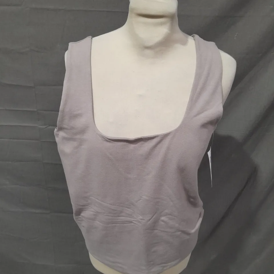 ABERCROMBIE & FITCH LOW NECK TANK TOP - XL