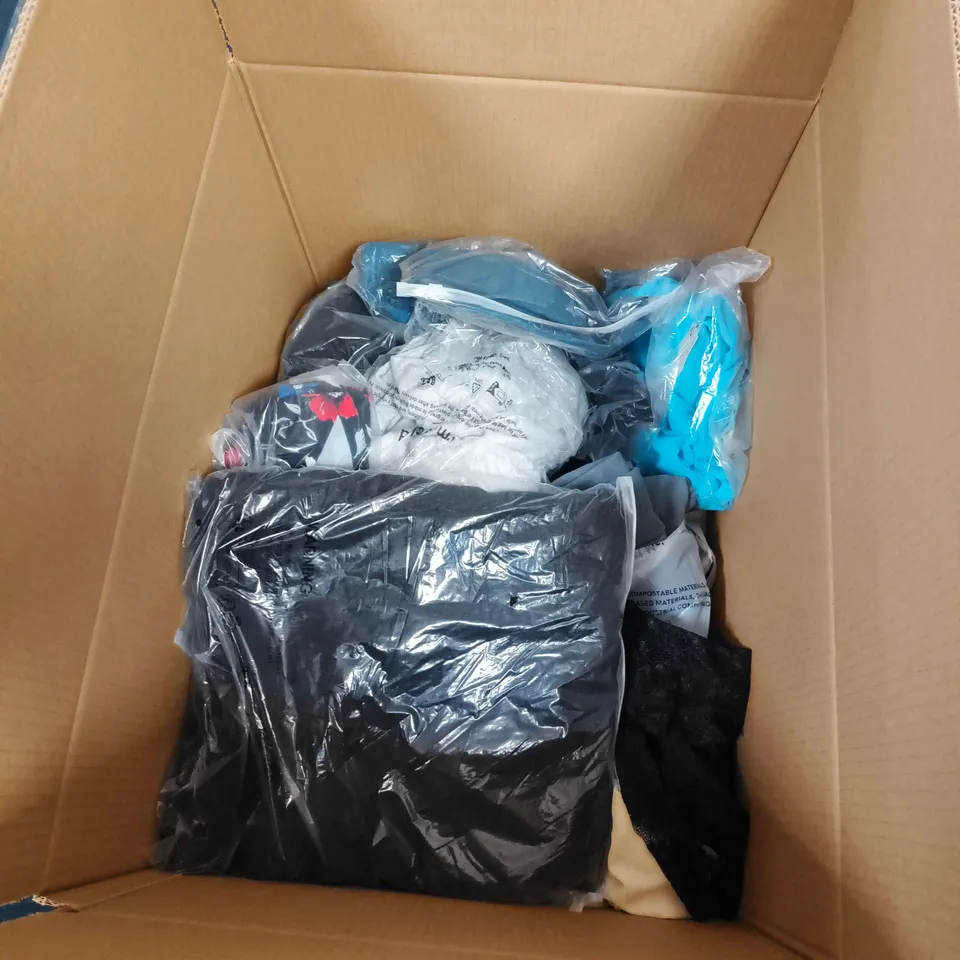 BOX OF APPROXIMATELY 20 ASSORTED CLOTHING ITEMS TO INCLUDE ROMAN ETC
