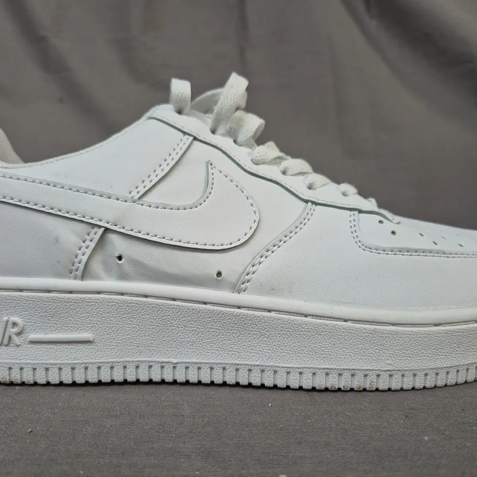 PAIR OF NIKE AIR FORCE 1 SHOES IN WHITE UK SIZE 7