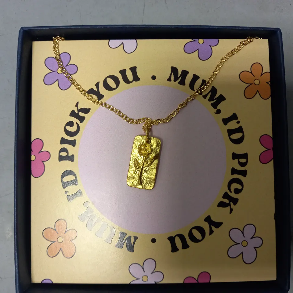 LUCENT STUDIOS FLOWER DETAIL NECKLACE GIFT IN GOLD EFFECT