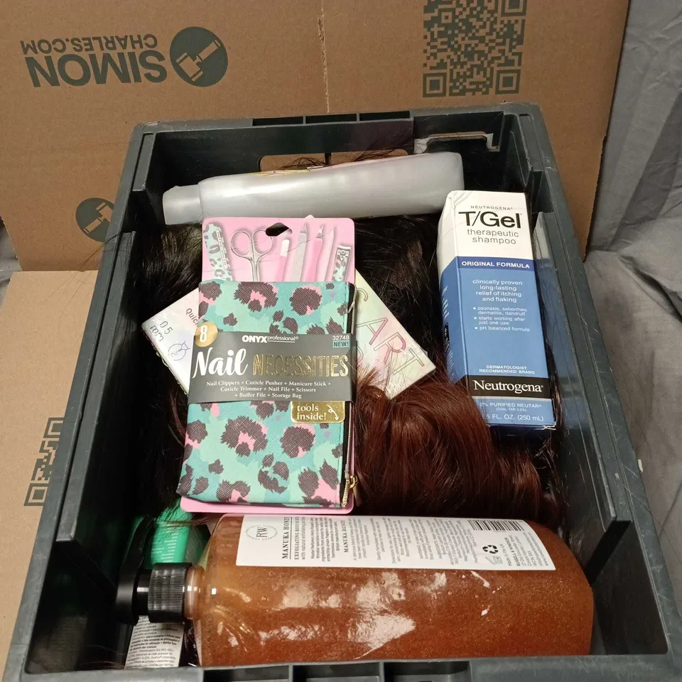 APPROXIMATELY 15 ASSORTED COSMETIC ITEMS TO INCLUDE RADOX, NEUTROGENA SHAMPOO, RUSSELL AND WINDSOR MANUKA HONEY BODY SCRUB, NAIL ART MARKERS ETC