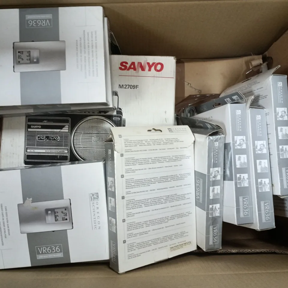 LARGE BOX OF ASSORTED ELECTRICAL ITEMS TO INCLUDE VOICE RECORDERS AND CARD SIZED VOICE RECORDER AND RADIO 