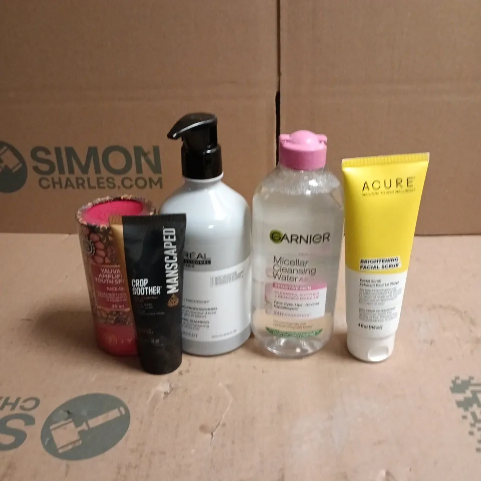 APPROXIMATEY 20 ASSORTED HEALTH AND BEAUTY PRODUCTS TO INCLUDE - MANSCAPED CROP SOOTHER - GARNIER MICELLAR WATER AND L'OREAL PROFESSIONAL SILVER SHAMPOO