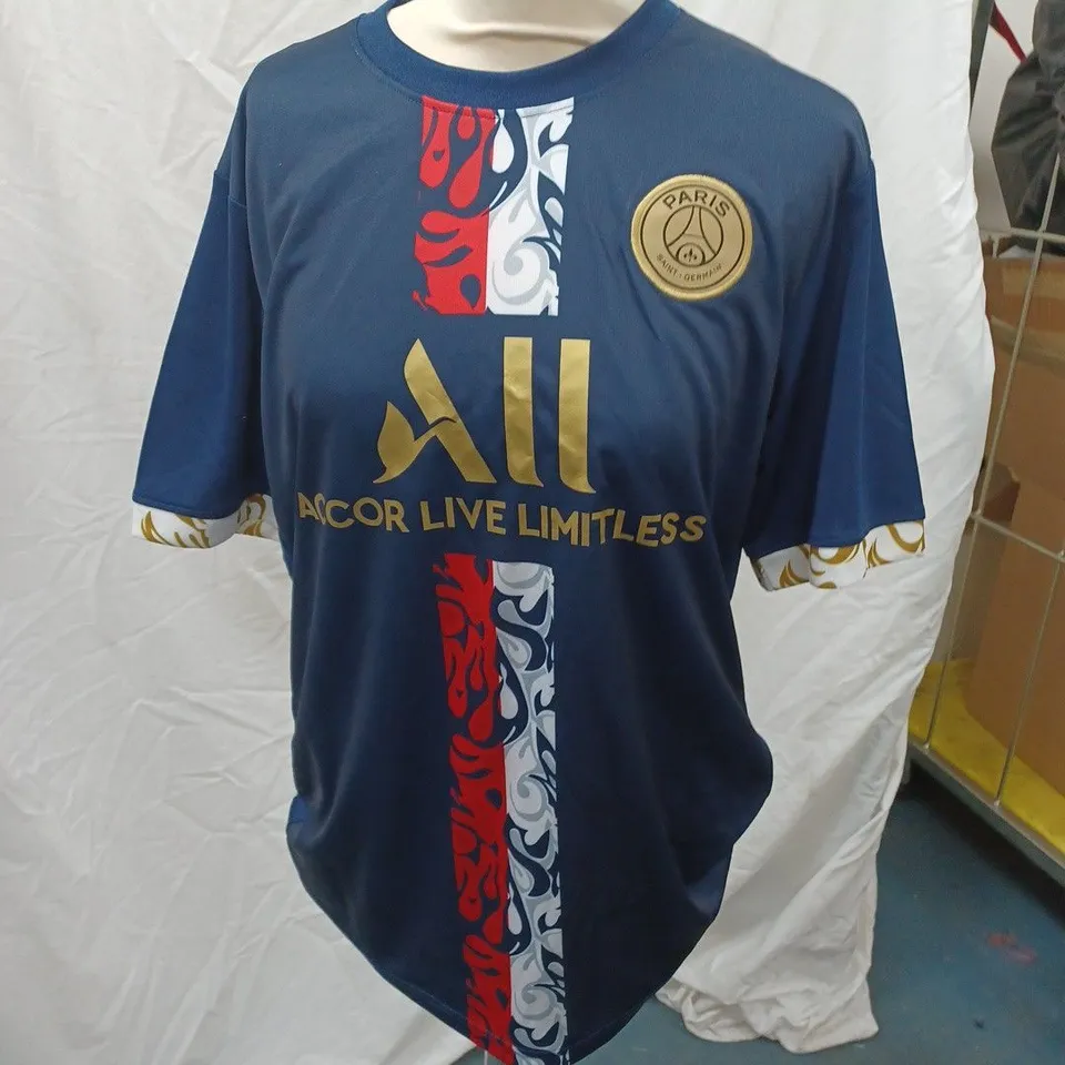 PARIS SAINT GERMAIN TSHIRT AND SHORTS M