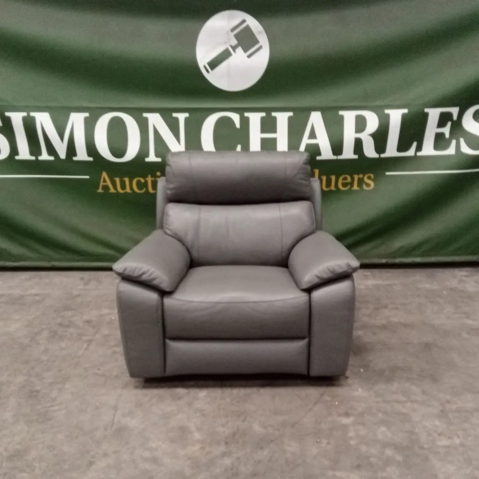 QUALITY DESIGNER ITALIAN MADE PATRIZIO LEATHER ARMCHAIR WITH SMALL ARMS