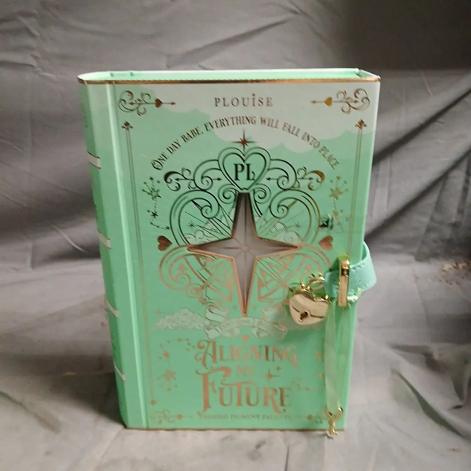 P LOUISE ALIGNING MY FUTURE PRESSED PIGMENT PALETTE