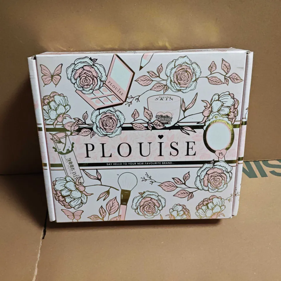 SEALED PLOUISE SMALL COSMETICS SURPRISE BOX SET