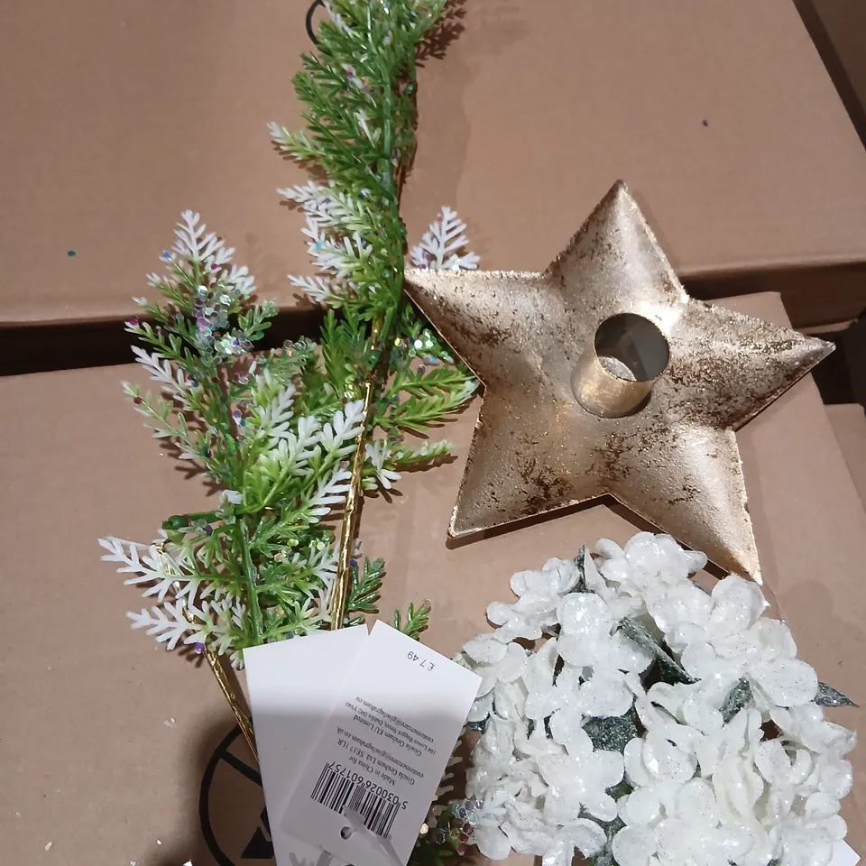 PALLET OF APPROXIMATELY 700 ASSORTED GISELA GRAHAM CHRISTMAS DECORATIONS