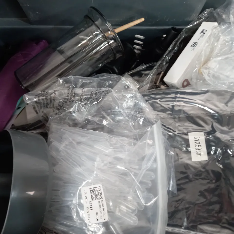 BOX OF APPROXIMATELY 12 ASSORTED ITEMS TO INCLUDE - LOCTITE GLUE GUN - VELCRO HEAVY DUTY - TOILET ROLL HOLDER ECT