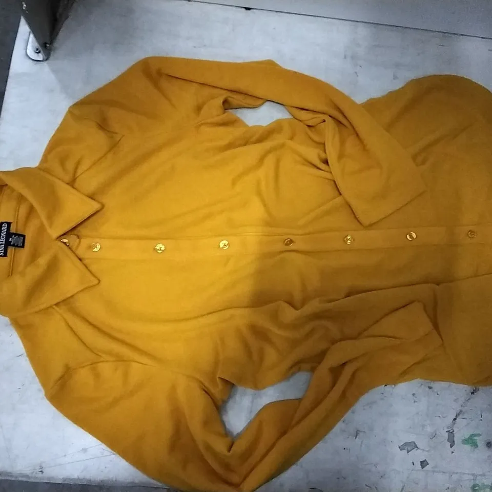 BOX CONTAINING  9 PCS YELLOW CARDIGAN SIZE M AND 10 PAIRS MR MAX LEGGINGS SIZE XL , WHITE 