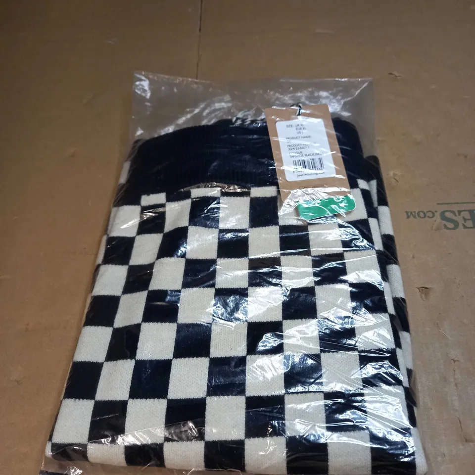 JOANIE TAI CHEQUERED SKIRT SIZE XL