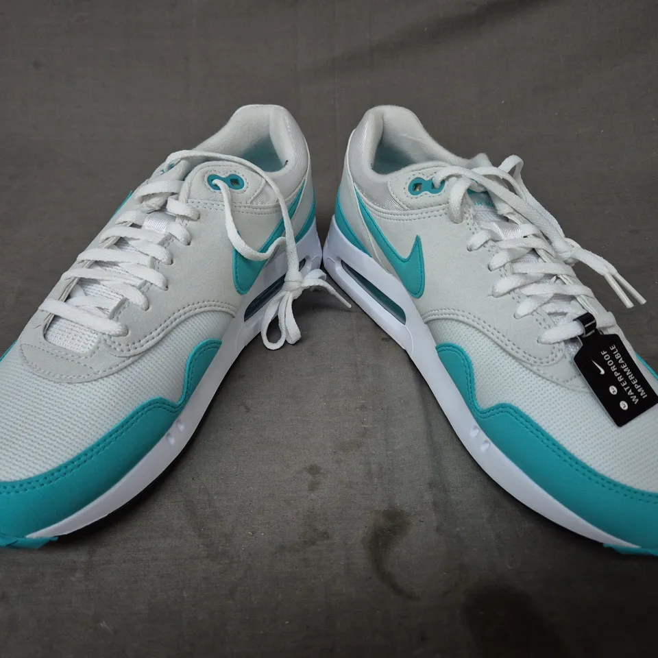 BOXED PAIR OF NIKE AIR MAX 1 '86 SHOES IN WHITE/CYAN UK SIZE 8.5